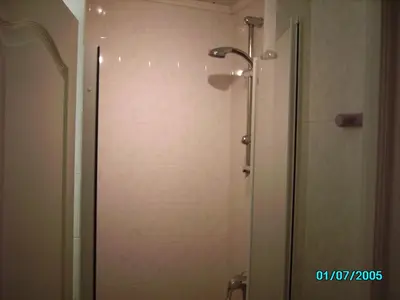 Salle de bains dans l'établissement CHEZ MARTINE Appt climatisé 1 Chambre