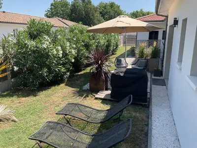 Jardin de l'établissement Chez Pascal et Christine accès indépendant