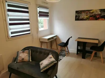 Coin salon dans l'établissement Studio calme avec parking