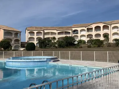 Piscine de l'établissement Appartement T2 cabine, capacité 4 personnes, à 600 m de la plage et à 300 m du Golf ou située à proximité