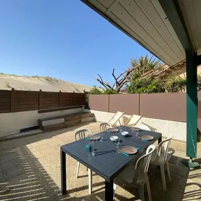Villa Patio à 20m de la plage avec terrasse et parking - FR-1-413-159