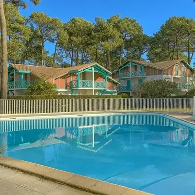 Appartement T2 mezzanine avec terrasse et animaux acceptés - FR-1-379-119