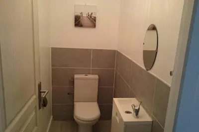 Salle de bains dans l'établissement Villa familiale avec piscine chauffée calme proche du centre