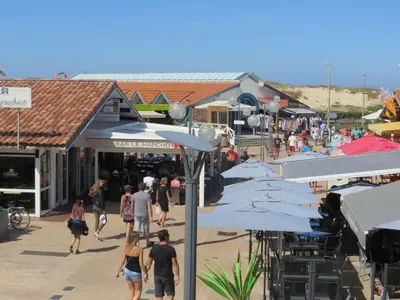 Clients de l'établissement Réf 273 Seignosse Océan, Villa Patio classée 2 étoiles ,à 250m de la plage, avec place de parking et piscine commune , 4 personnes