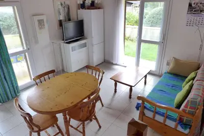 Cuisine ou kitchenette dans l'établissement Réf 274, Seignosse océan, Villa Patio à 250m de la plage, avec place de parking et piscine commune , 6 personnes