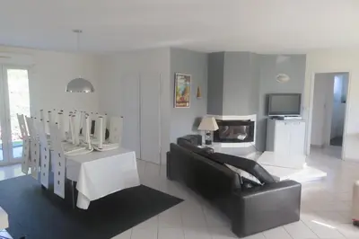 Cuisine ou kitchenette dans l'établissement Villa Baïne 8p seignosse