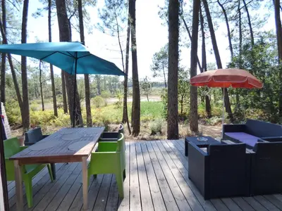 Jardin de l'établissement LE COTTAGE VUE LAC-2 vélos-Village Vacances Nature de 70ha! avec piscines et animations