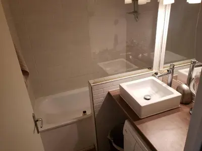 Salle de bains dans l'établissement SEIGNOSSE OCEAN- Résidence LA JUNCADE Agréable villa mitoyenne pour 6 personnes