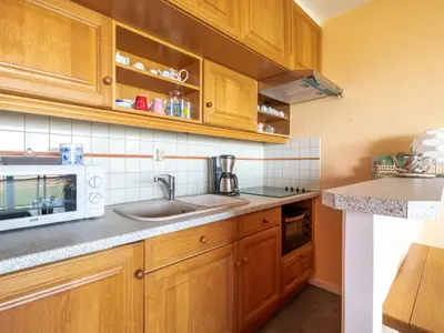 Cuisine ou kitchenette dans l'établissement Appartement T2 Biscarrosse - Climatisé, Parking, 4 pers, Centre-Plage - FR-1-521-162