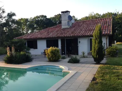 Piscine de l'établissement LA GRANDE JAOUGUE ou située à proximité