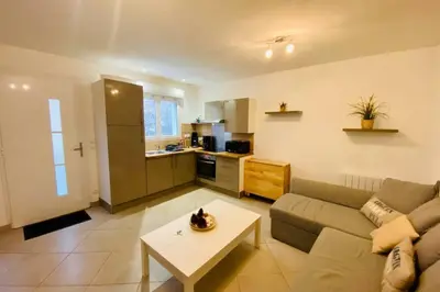 Cuisine ou kitchenette dans l'établissement Les pignots Logement T2 Bassin Arcachon