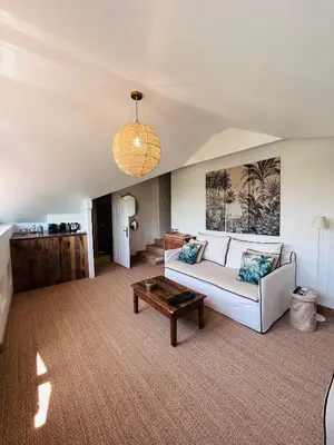 Coin salon dans l'établissement La Bastide de Guiche Entre Océan et montagnes