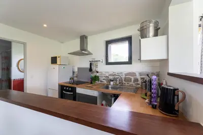Cuisine ou kitchenette dans l'établissement Gîte Le Moulin Pocheluberry