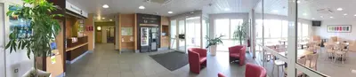 Télévision ou salle de divertissement dans l'établissement B&B HOTEL Mont-de-Marsan