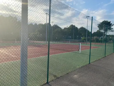 Tennis ou squash au sein de l'appartement ou à proximité