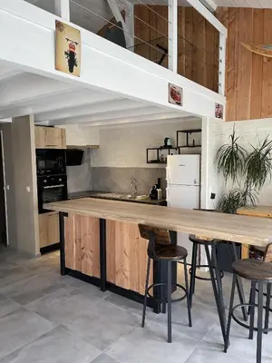 Cuisine ou kitchenette dans l'établissement Une pause à la Hume