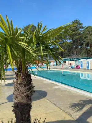 Piscine de l'établissement Mobil home Rainbow, camping les dunes de contis ou située à proximité