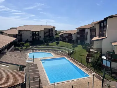 Piscine de l'établissement Charmant T2 Mezzanine - Animaux admis - FR-1-379-131 ou située à proximité