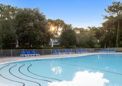 Piscine de l'établissement Le Zeste ou située à proximité