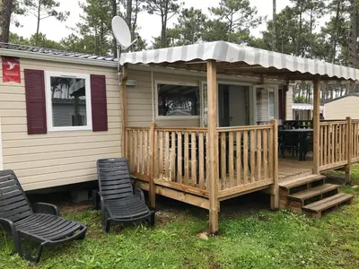 Plan de l'établissement Bungalow confortable à Saint-Julien-en-Born avec piscine partagée