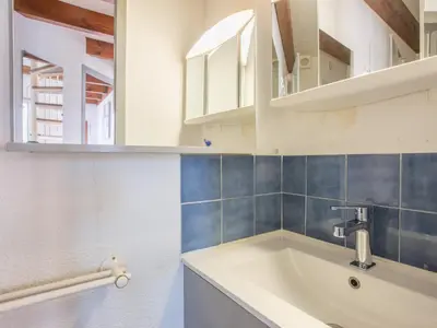 Salle de bains dans l'établissement Maison T2 Mezzanine à 350m des Plages avec Terrasse et Parking à Biscarrosse - FR-1-521-182