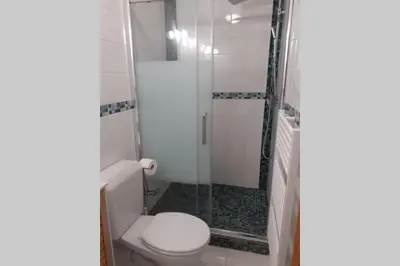 Salle de bains dans l'établissement studio idéalement situé sur le Bassin d'Arcachon