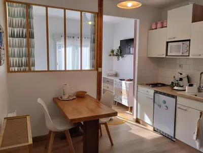 Cuisine ou kitchenette dans l'établissement Coté Lac mini