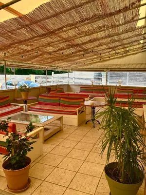 Restaurant ou autre lieu de restauration dans l'établissement LE CHILL