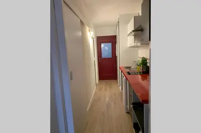 Cuisine ou kitchenette dans l'établissement Pyla sur Mer - Appartement terrasse sous les pins - 200m de la plage