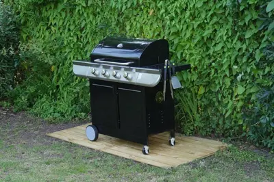Barbecue disponible mis à disposition des clients de la maison de vacances