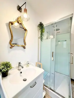 Salle de bains dans l'établissement Le Saint Roch - Hyper Centre - Clim - Cosy - Rénové