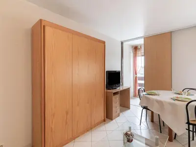 Télévision ou salle de divertissement dans l'établissement Studio le Grand Foc-2 by Interhome