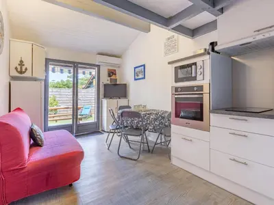Cuisine ou kitchenette dans l'établissement Holiday Home Paradise Océan-13 by Interhome