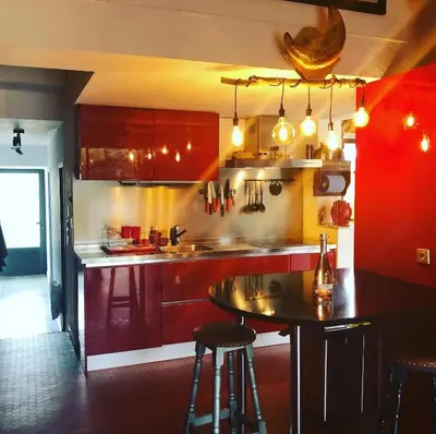 Cuisine ou kitchenette dans l'établissement La cabane de Biscarrosse