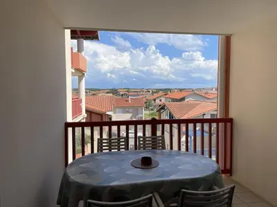 Balcon ou terrasse dans l'établissement Appartement T3 à 50m de l'océan pour 4 personnes - FR-1-379-135