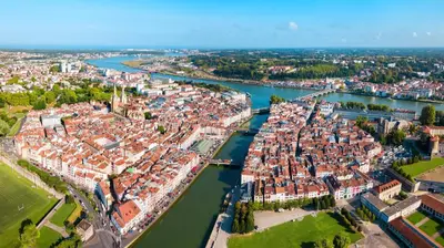 Vue générale sur Saint-Martin-de-Seignanx ou vue de la ville depuis la maison de vacances