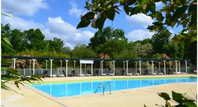 Piscine de l'établissement Mobilehome 3 chambres curistes camping piscine ou située à proximité