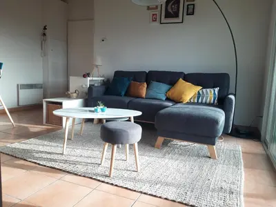 Coin salon dans l'établissement T3 duplex lumineux en centre-ville (plage à 10mn)