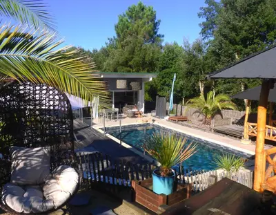 Piscine de l'établissement Ohana Lodge ou située à proximité