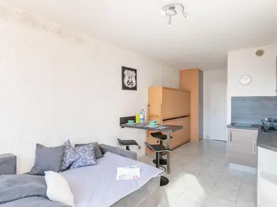 Cuisine ou kitchenette dans l'établissement Apartment Les vagues by Interhome
