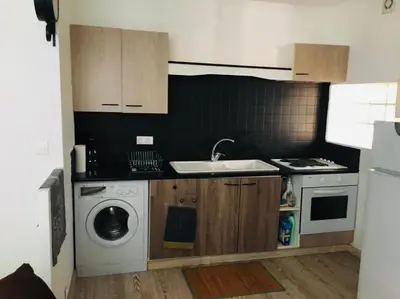 Cuisine ou kitchenette dans l'établissement Appartement Entier 38m2 T2 Hyper Centre de DAX