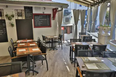 Restaurant ou autre lieu de restauration dans l'établissement Le Relais Basque