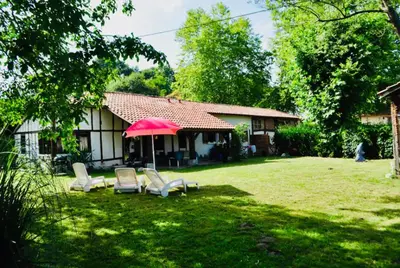 Jardin de l'établissement Calme et Volupté dans cette jolie landaise
