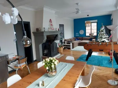 Coin salon dans l'établissement Villa élégante à Biscarrosse avec piscine privée