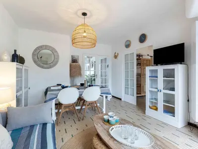 Télévision ou salle de divertissement dans l'établissement Apartment Marines-3 by Interhome