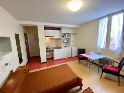 Cuisine ou kitchenette dans l'établissement Studios LOC AG2