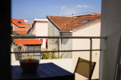 Balcon ou terrasse dans l'établissement Studio entièrement rénové à deux pas des plages