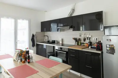 Cuisine ou kitchenette dans l'établissement Maison Gure Chokoa Pays Basque