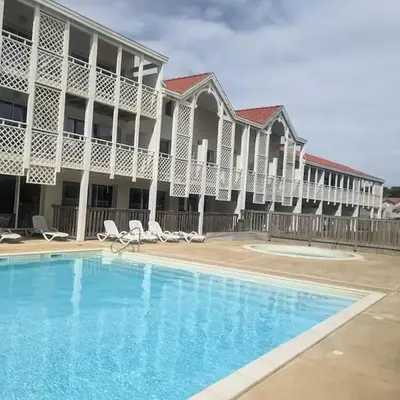 Appartement 200m de l'océan avec piscine extérieure