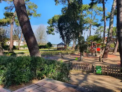 Jardin de l'établissement TERRASSES SAINT GEORGES - Un emplacement exceptionnel au centre-ville et au calme à quelques pas du lac marin